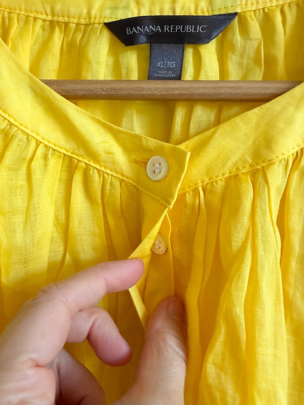BANANA REPUBLIC • Ramie Balloon Sleeve Blouse in Yellow Umbrella - Picture 4 of 10